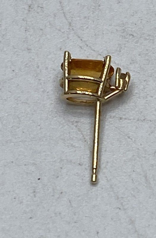 14K Yellow Gold Citrine and White Sapphire Single Stud Earring Oval Cut 0.5g