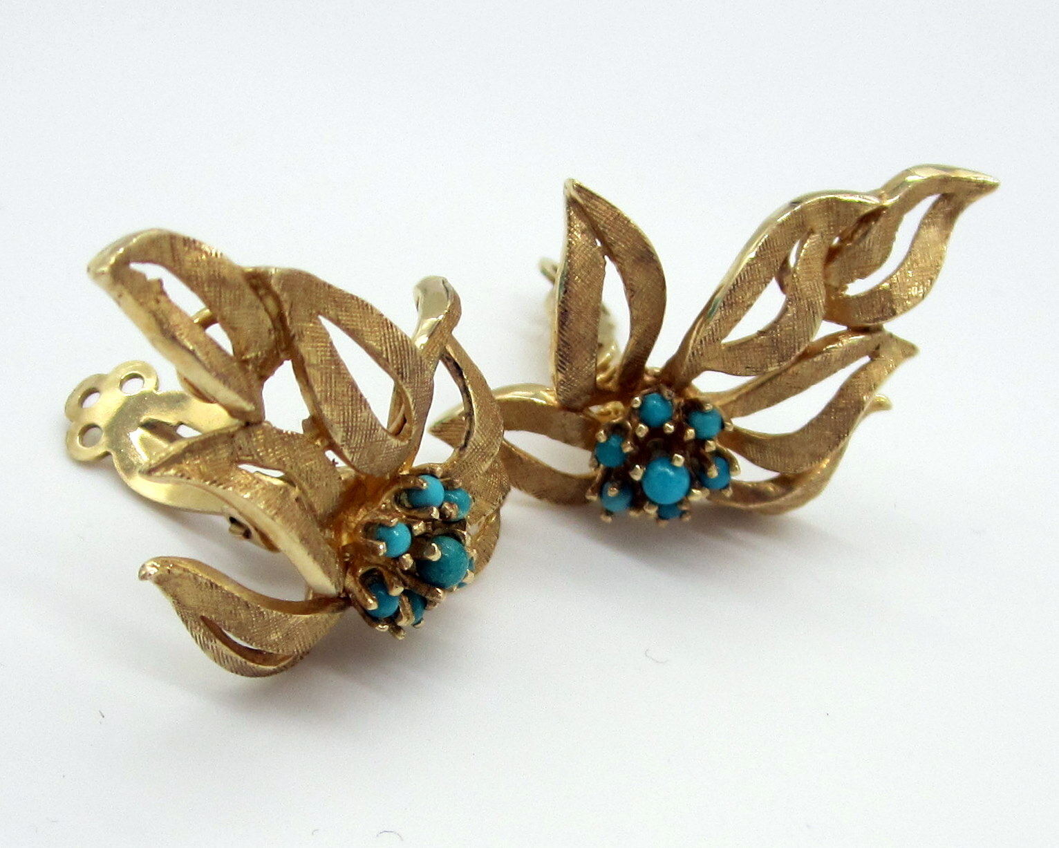 Estate Vintage 14k Yellow Gold Turquoise Leaf Flower 11.9 Gram Clip On Earrings