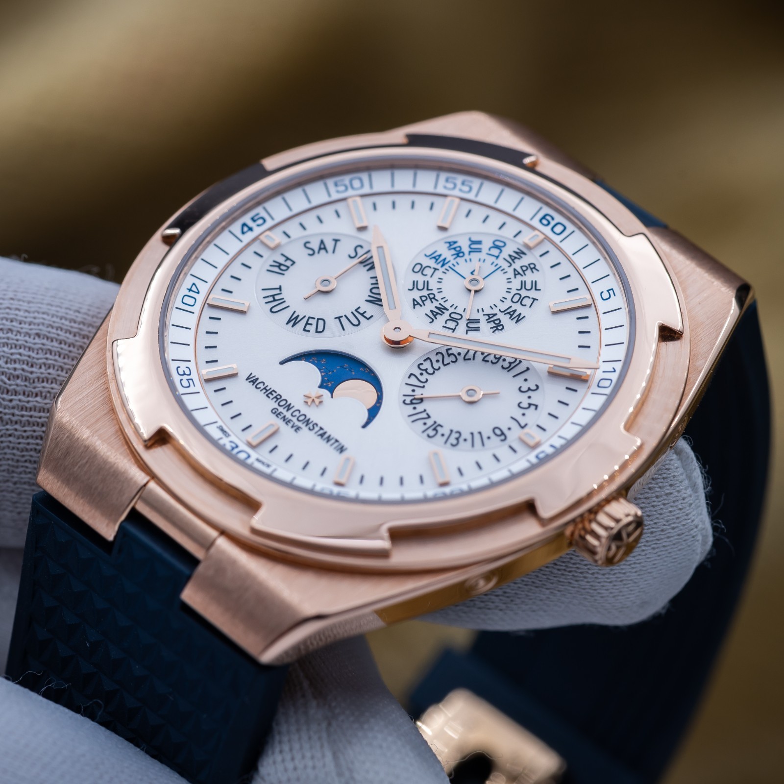 Vacheron Constantin Overseas Perpetual Calendar – VC 4300V/000R-B064 Full Set