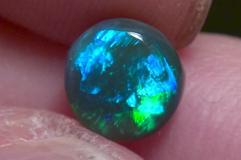 1.25cts solid Lightning Ridge black opal, stunning multicolour *see video*