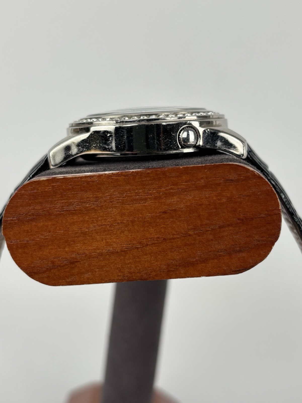 Guess 42mm Silver Semi-Transparent Case Quartz Watch w/Leather Band &New Battery
