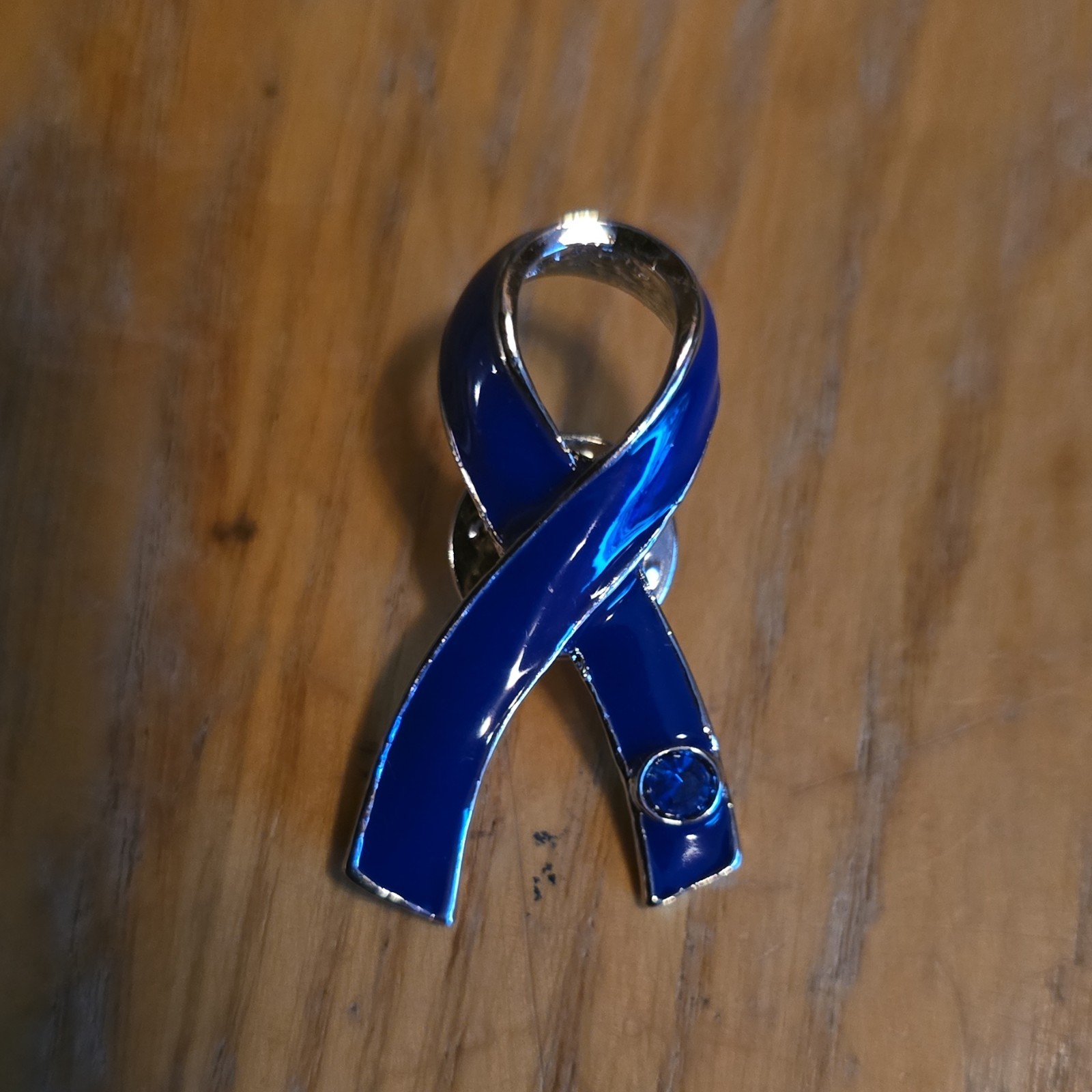 Blue Awareness Ribbon Enamel Lapel Pin Silver Tone Clutch Back