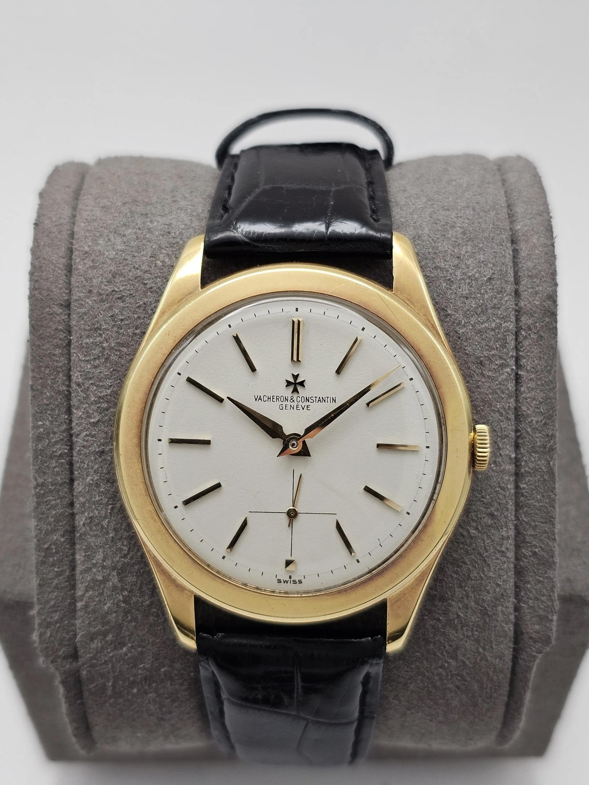 Vacheron Constantin 4600 18k Yellow Gold Silver Dial 36mm Vintage Watch