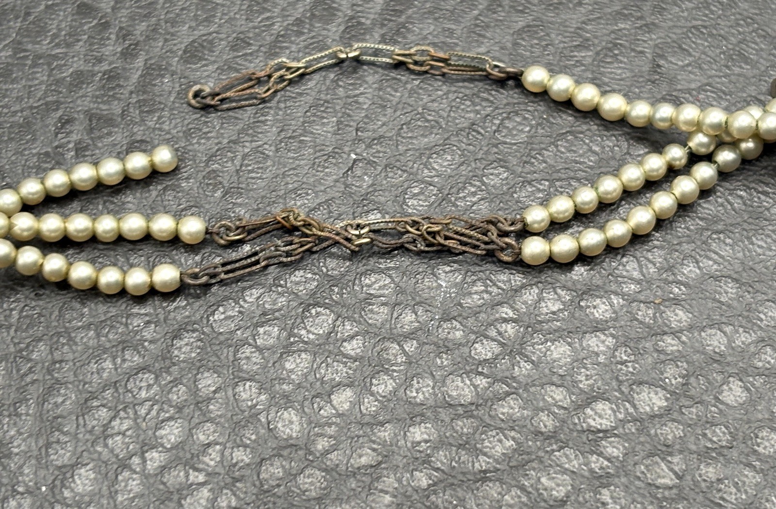 VTG Chinese Export Faux Pearl Peking Glass Donut Necklace Gold Fill Clasp READ