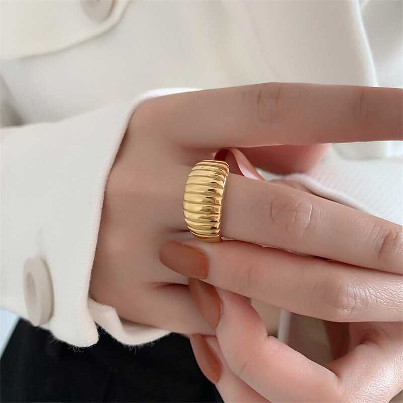 11mm Wide Woman 18k Gold Plated Stainless Steel Fringes Band Ring 6-8