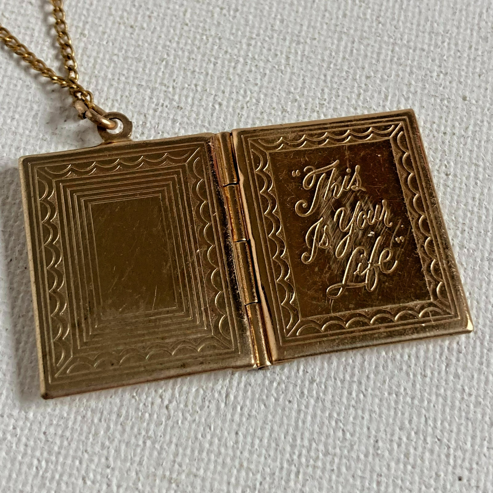 Necklace Vintage This is your Life Album Photo Holder Pendant Gold Tone 16″