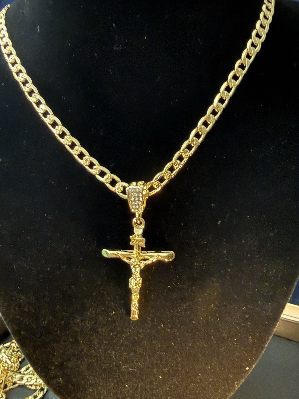 High Quality Gold Plated Necklace With Medallion