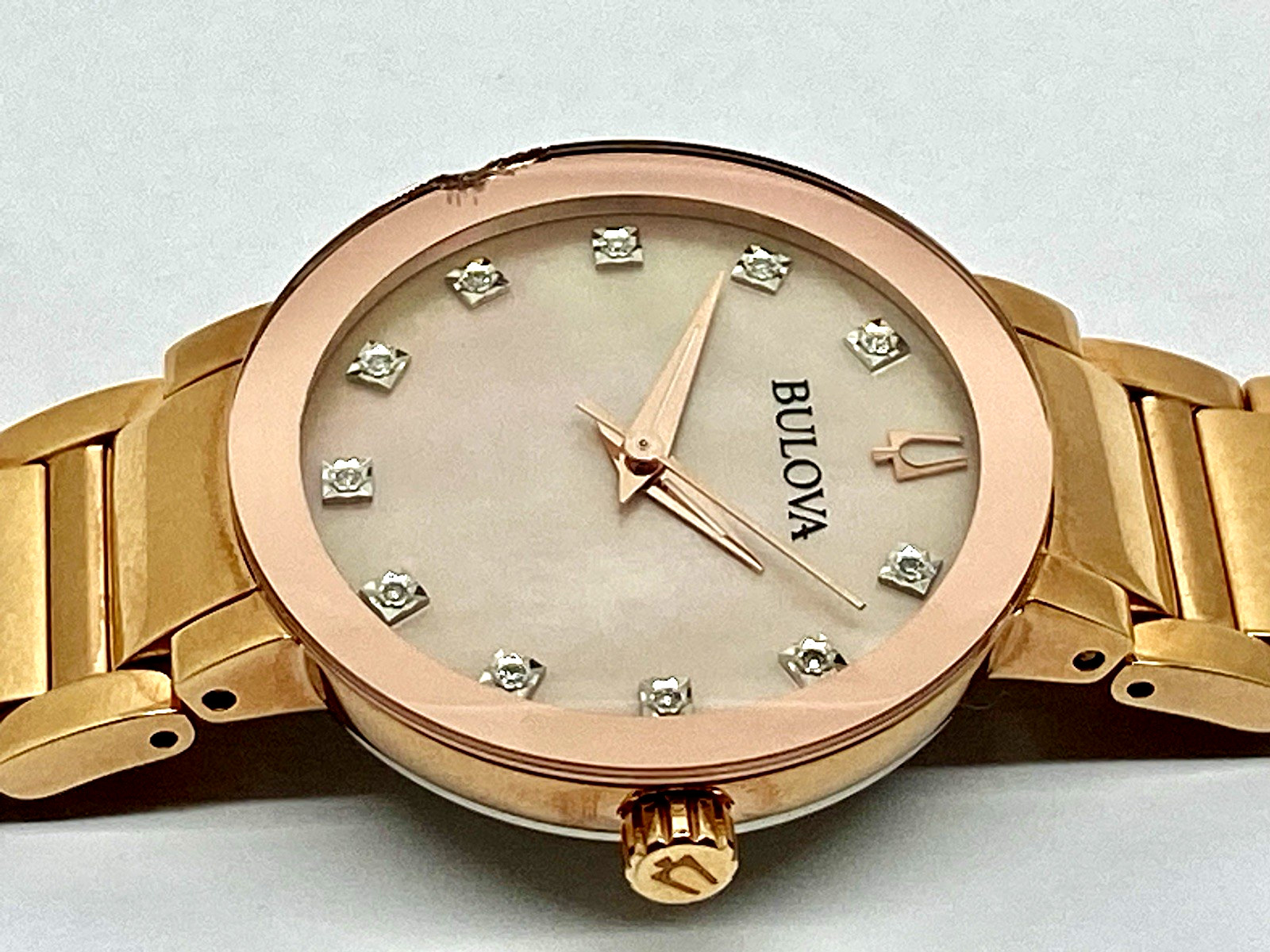 Bulova Women’s Watch 97P132 Diamond Quartz Broken Band Chipped FOR PARTS