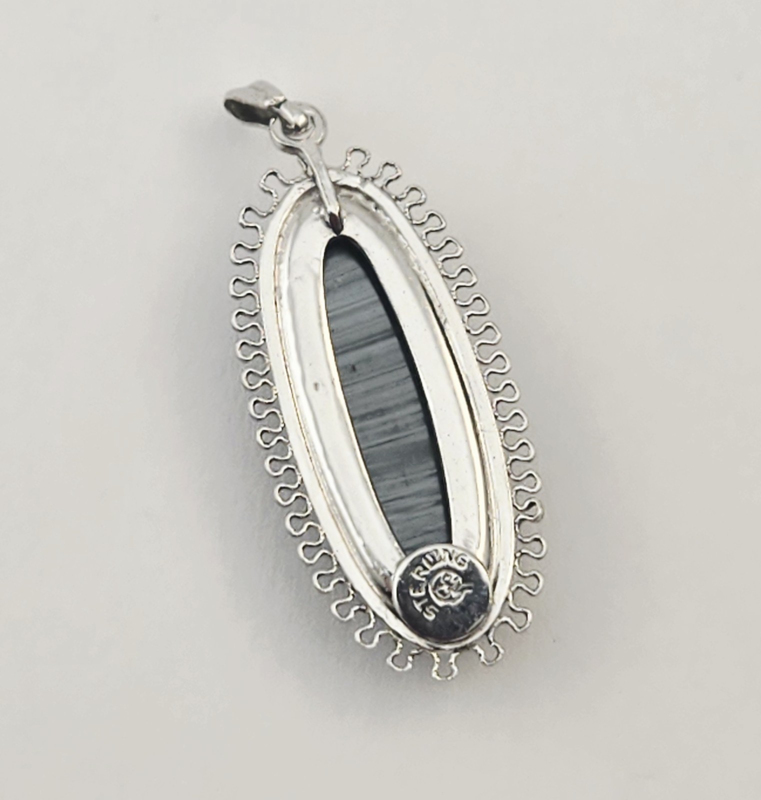 Vintage Sterling Silver Black Hematite Faceted Gemstone Oval Pendant – 3.0g