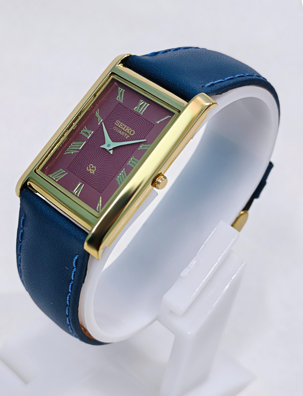 Vintage Style Seiko Tank Red Dial Slim Unisex 27mm Wristwatch