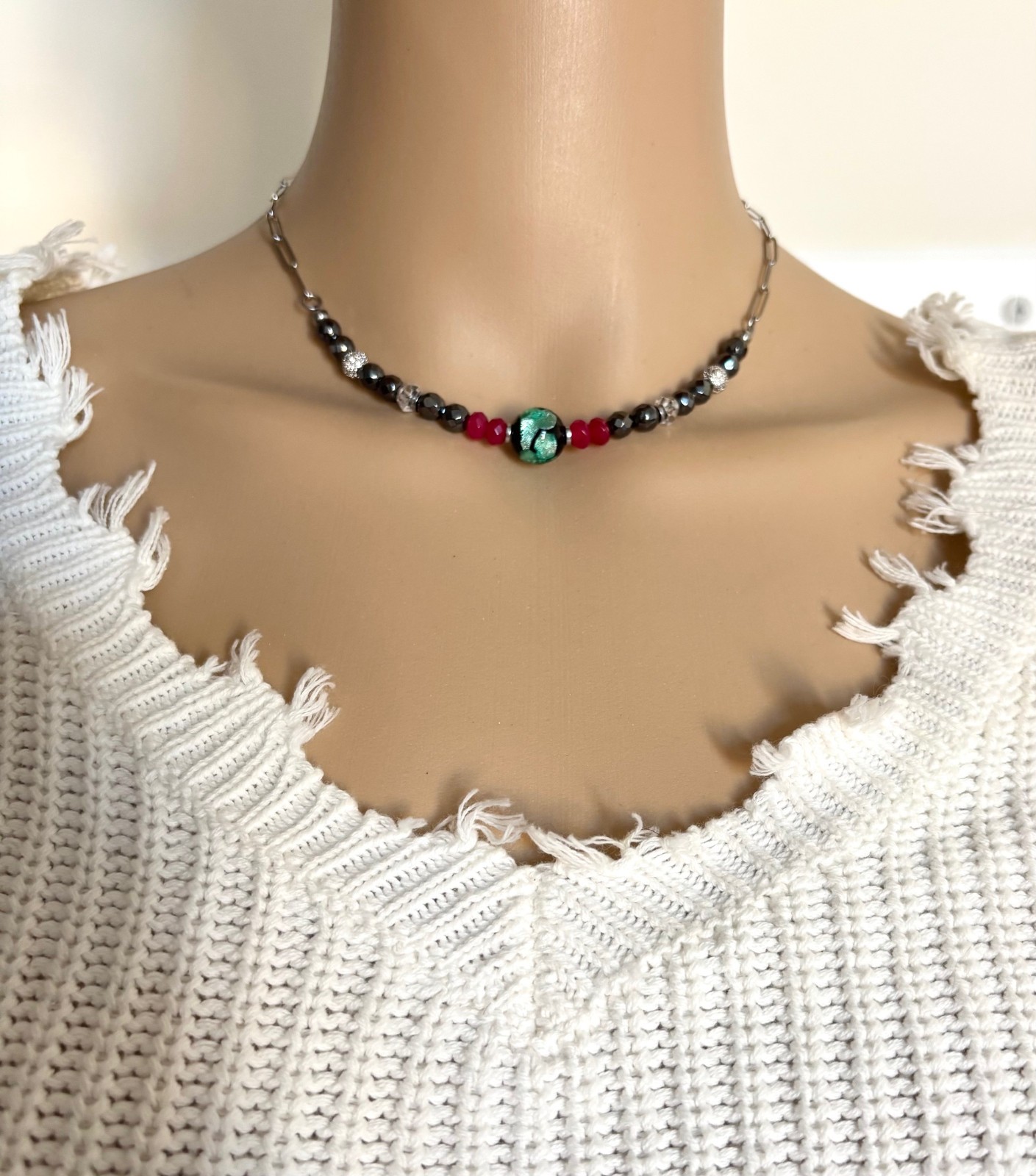 Green and Red Beaded Necklace Handmade fashion jewelry Gardgy multicolor