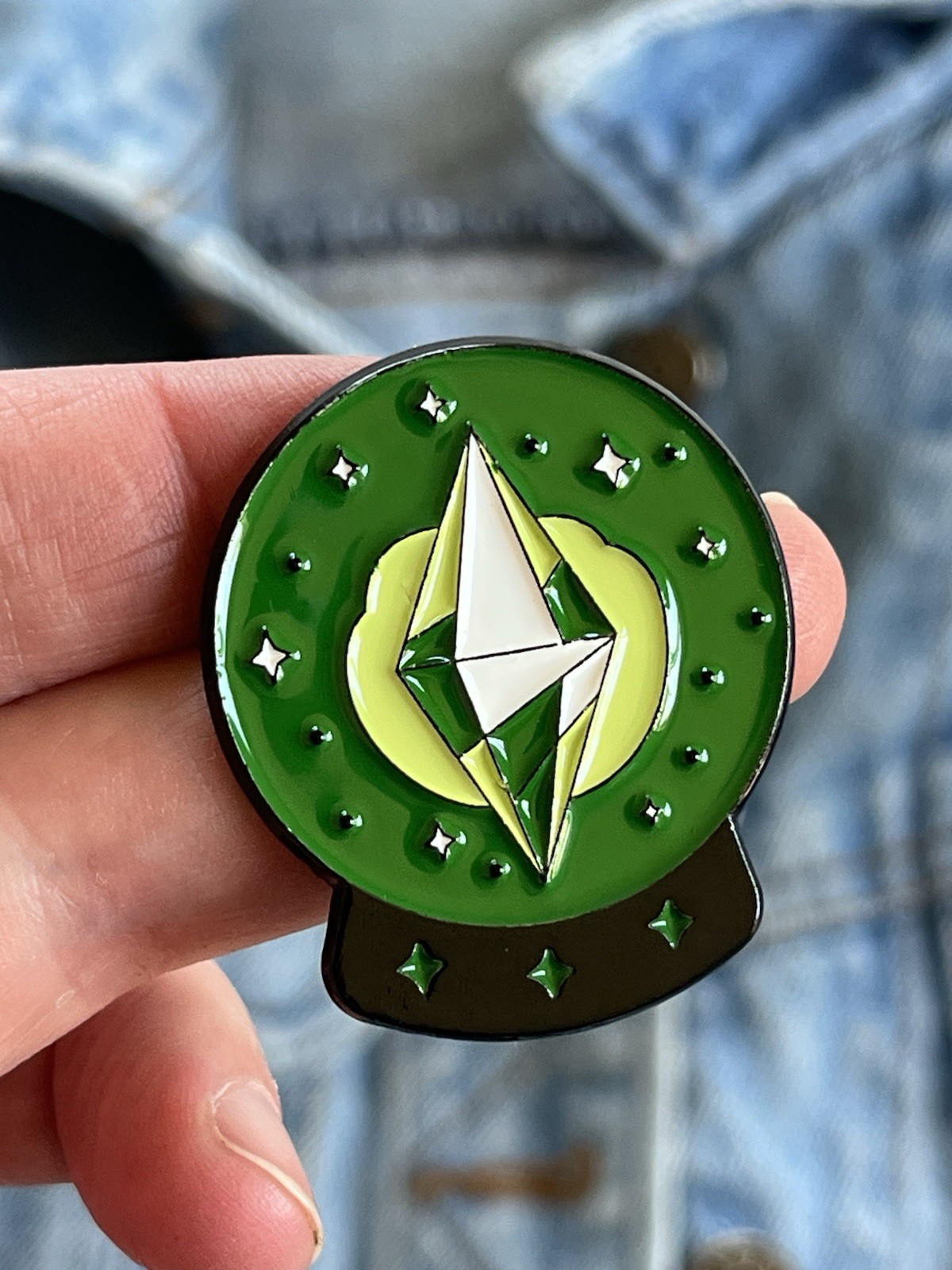 The Sims – Crystal Ball PlumbBomb Icon Simlish Video Games Funny Enamel Pin