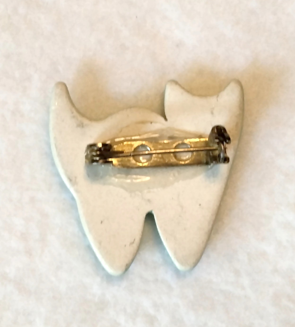 Handmade Ceramic Cat Brooch (170 – 2505)