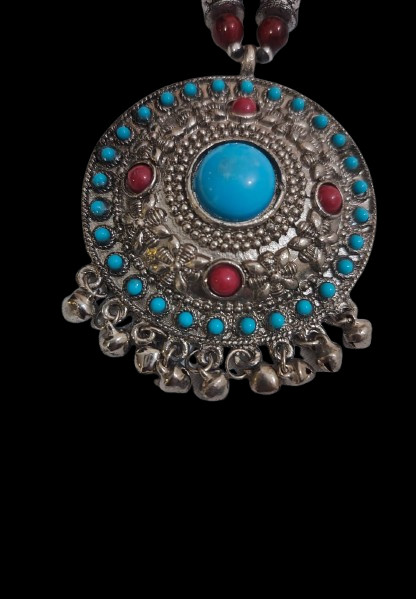 Classic Vintage Women’s Necklace Made of Beads, aluminum And Gemstones