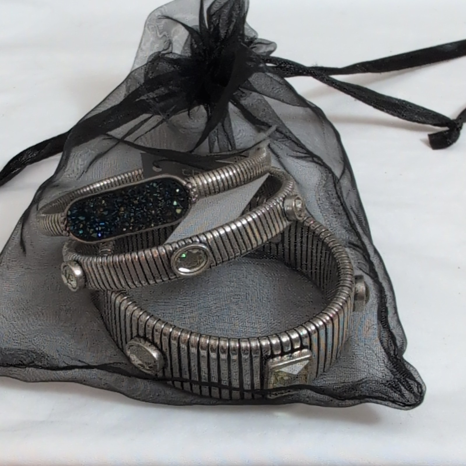 Chico’s Jewelry Set of 3 Stackable Silver Tone Bracelets, Blue Druzy, Gift Pouch