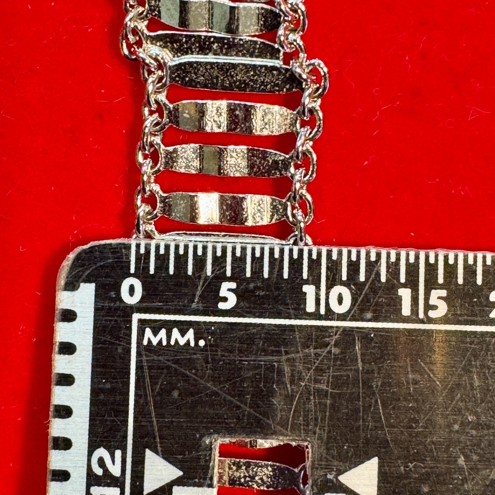 Sterling Silver Bracelet / 7.5 inch long / 6 grams / 9.5mm wide
