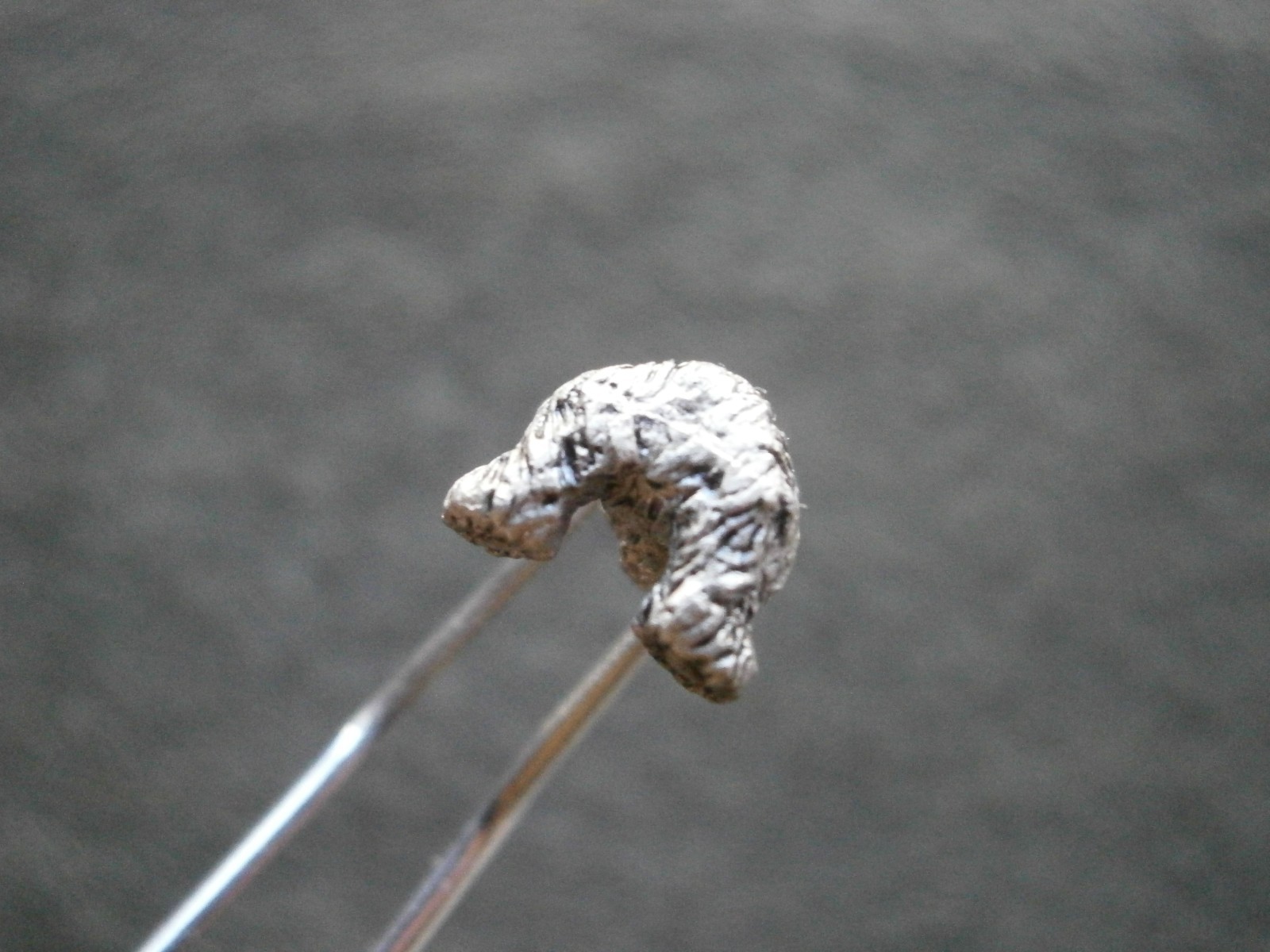 Seated Teddy Bear Detailed Vintage Dark Silvertone Charm Pendant 4.0g