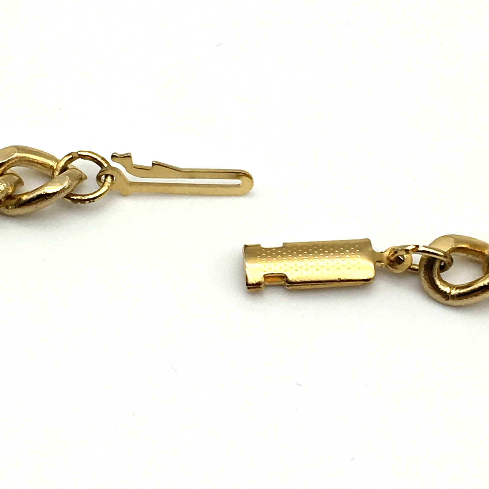 Vintage GoldTone Various Size Heart Charms 16″ Chain Necklace Push Lock Clasp