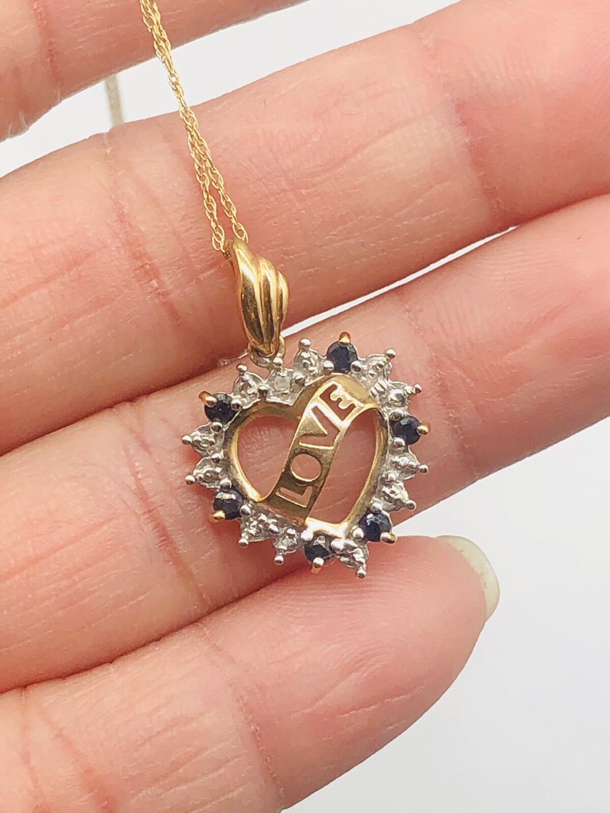 Vtg 10K Yellow Gold Diamond Blue Sapphire Hear Love Pendant Necklace 1.95g – 18”
