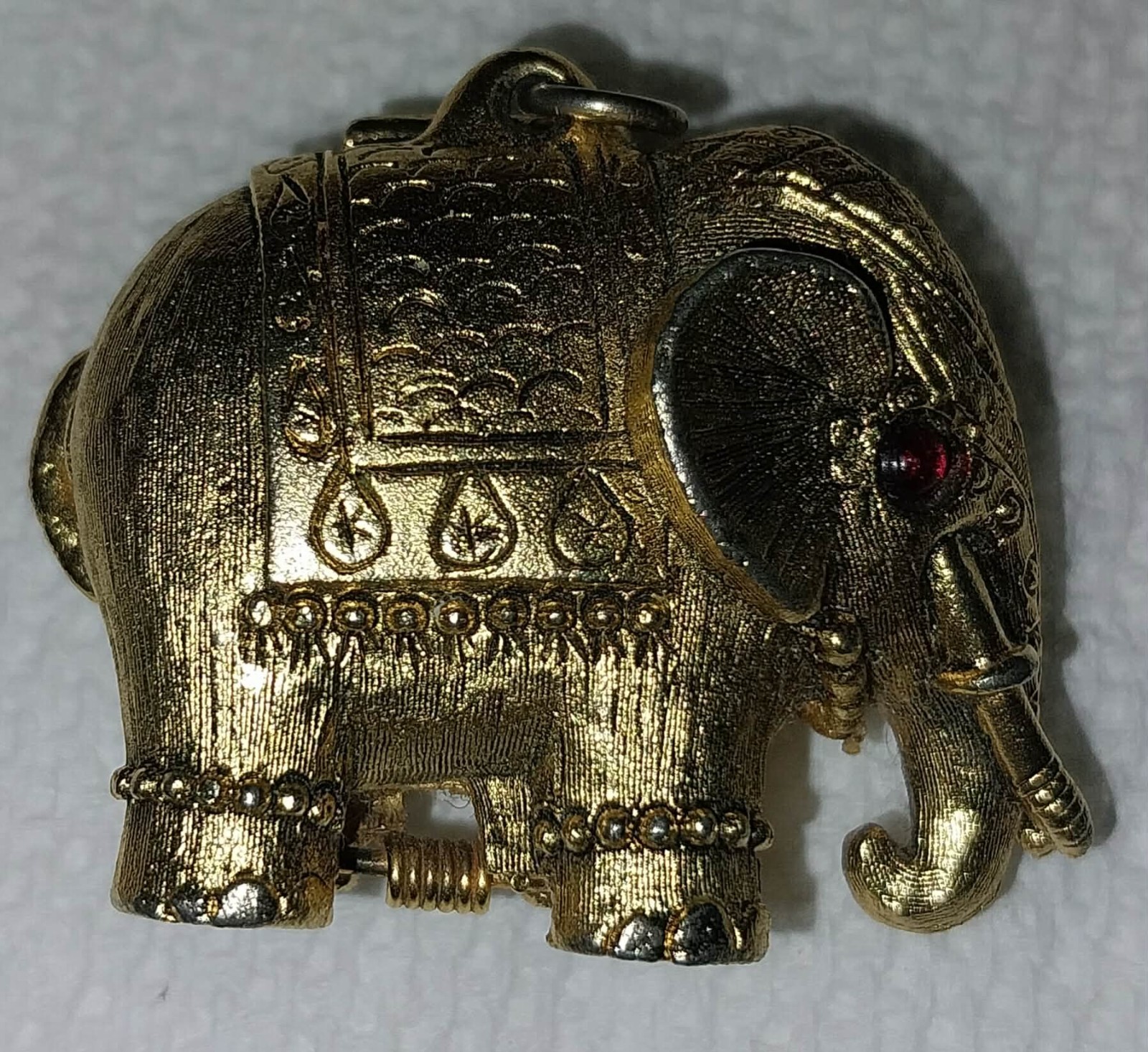 Vintage 1960s Tiny Tusker Elephant Solid Perfume Compact Pendant Necklace Locket