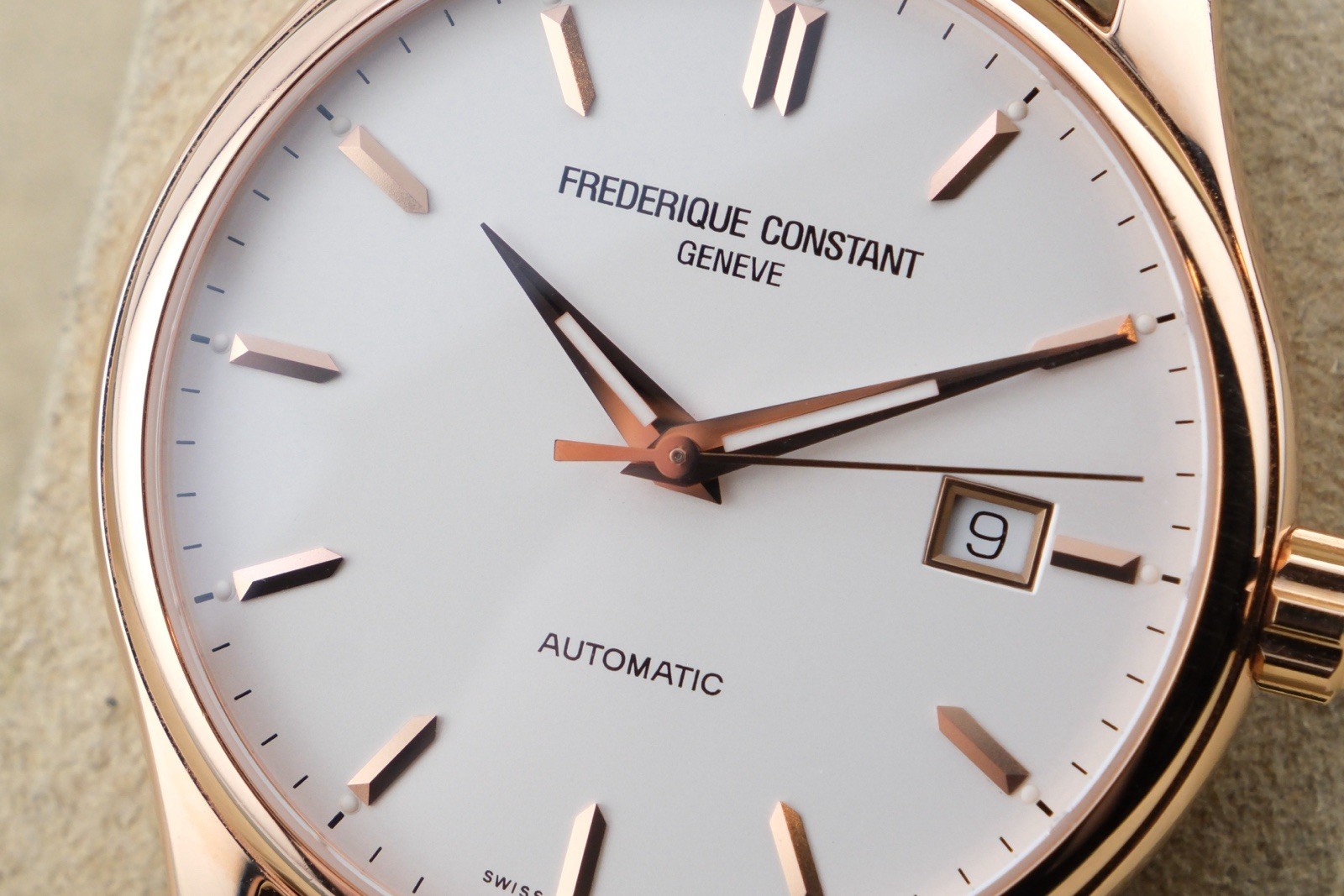 Frederique Constant White Dial FC-303V5B4 Men’s Watch Swiss Automatic 40mm MINT
