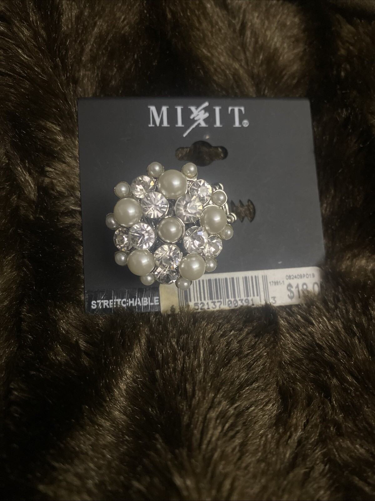 Mixit brand Stretchable Ring One Size fits most NEW WITH TAGS AS PICTURED