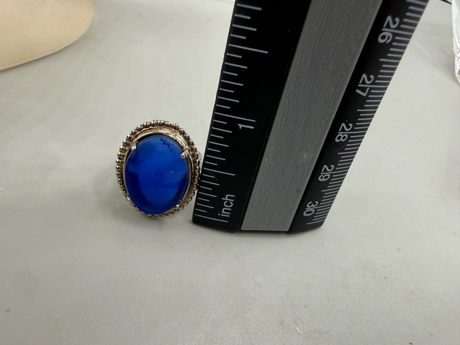 ESTATE VINTAGE STERLING SILVER COBALT BLUE ART GLASS SIGNED CABOCHON RING