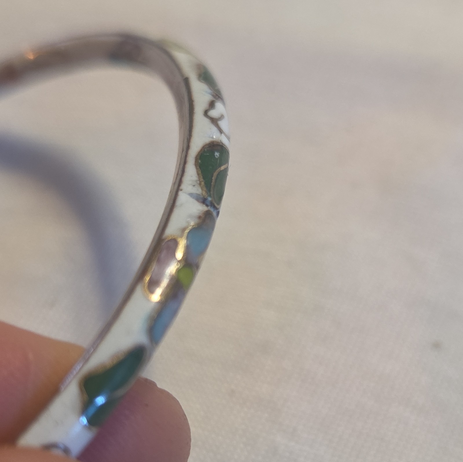 Vintage Cloisonné Bangle Bracelet White and Floral READ DESCRIPTION