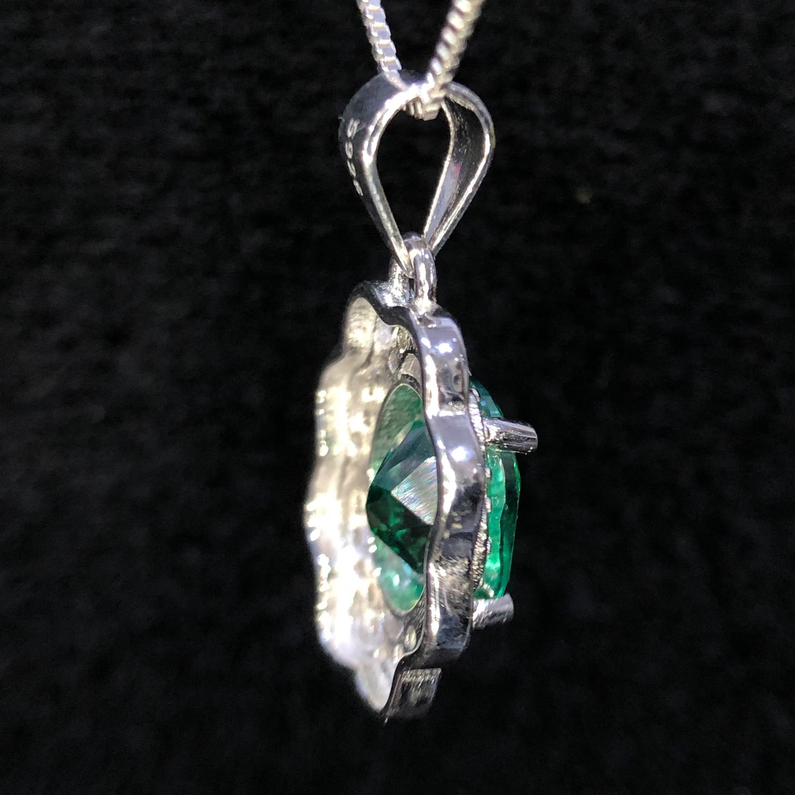 Green Topaz Diffusion Gemstone 925 Sterling Silver Pendant Oval Top Rich Green