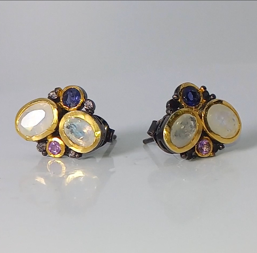 🔥🔥🔥Stunning Moonstone, Amethyst & Lolite Stud Earrings in Silver & Gold