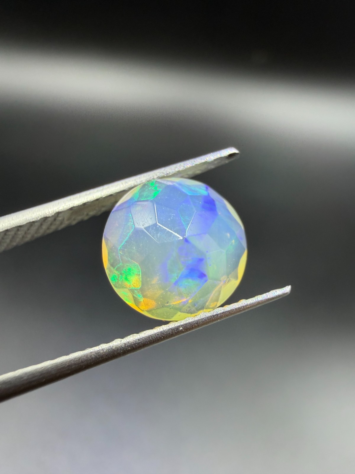 0.85 Carat Welo Fire Natural Ethiopian Round Opal Gemstone Making for Jewelry
