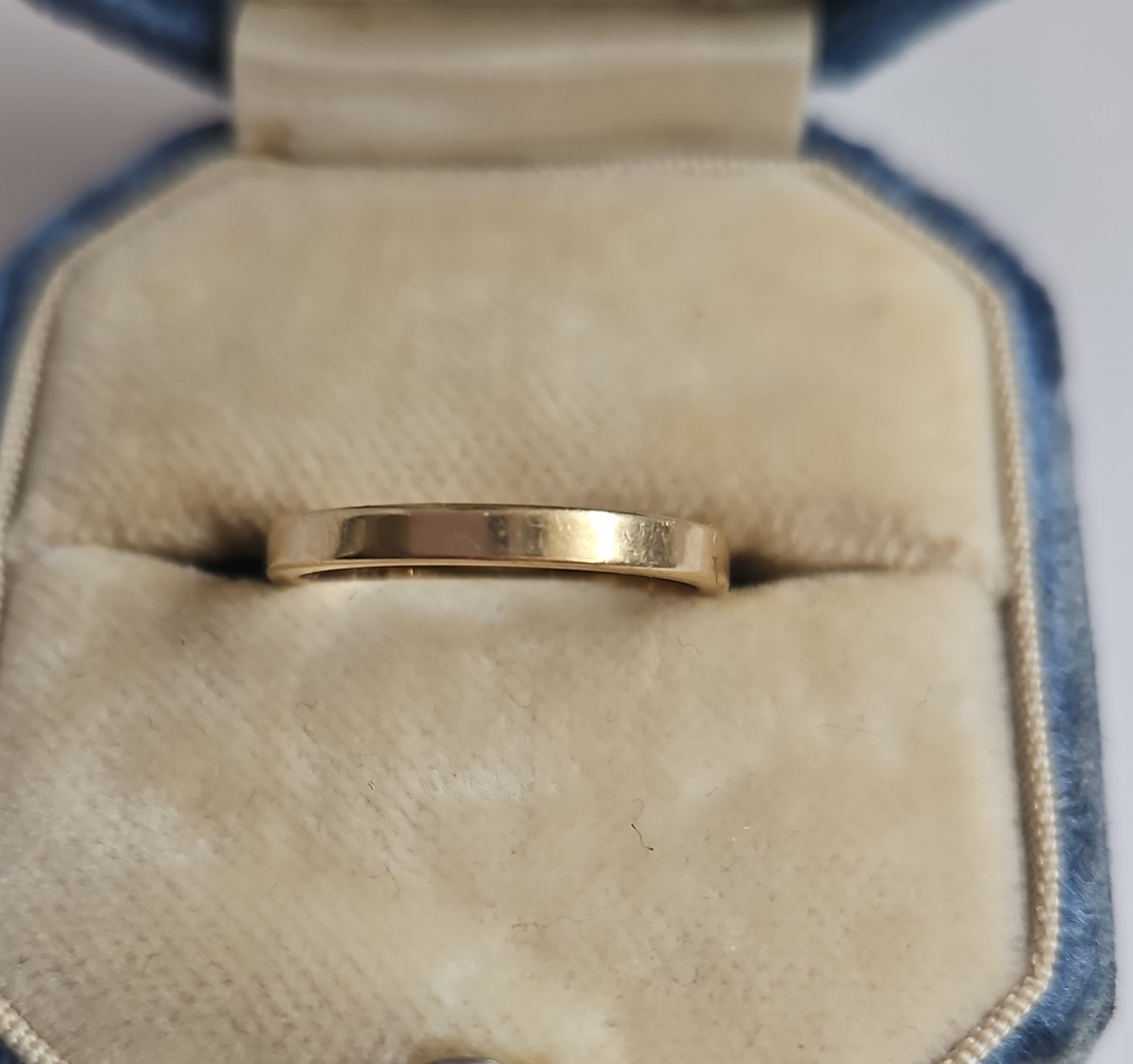 Classic 14k Yellow Gold Plain Wedding Band Pinky Ring Size 4 Weighs 1.60 Grams