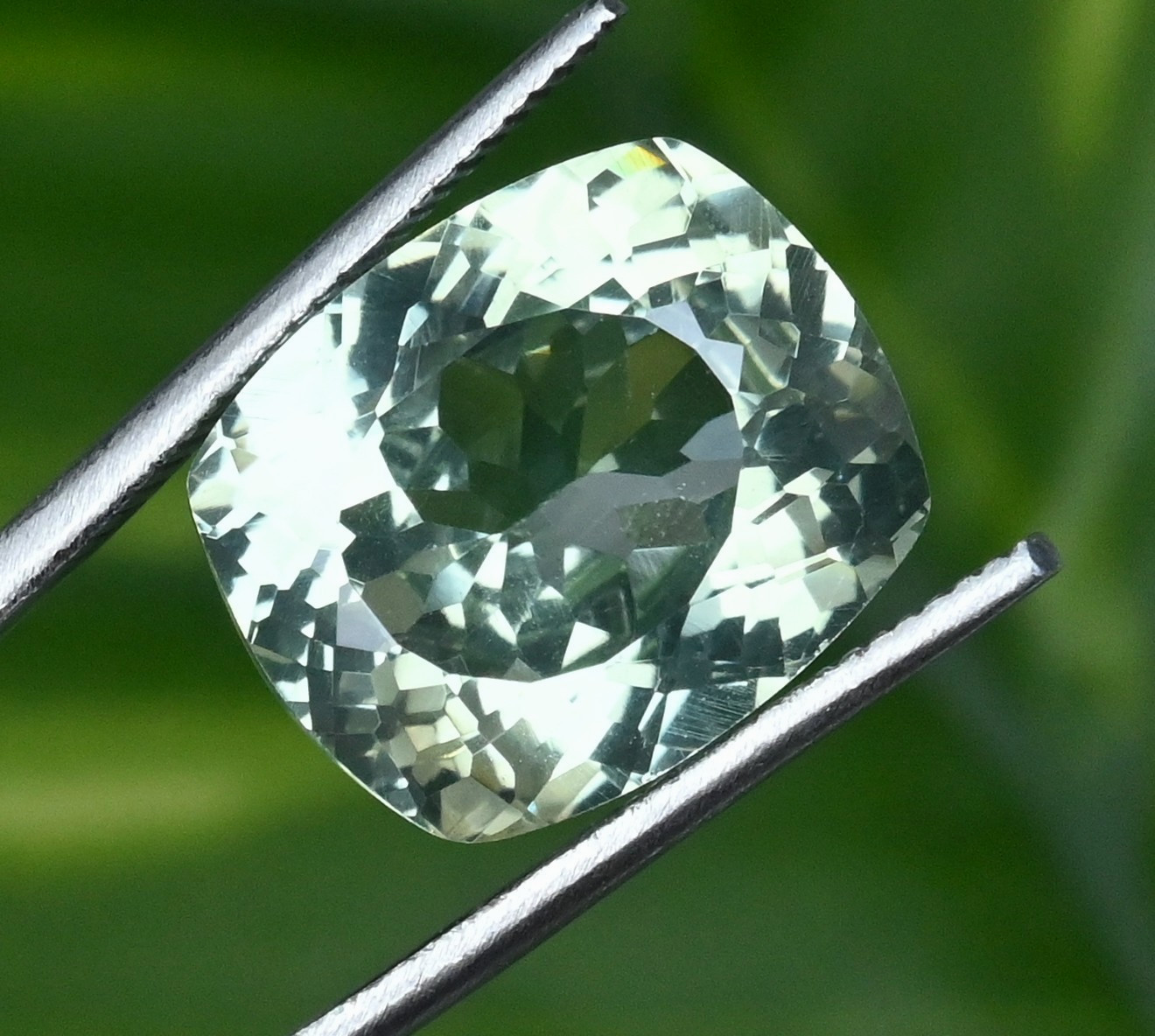 14.85 Ct Natural Montana Green Sapphire Certified Flawless Loose Gemstone
