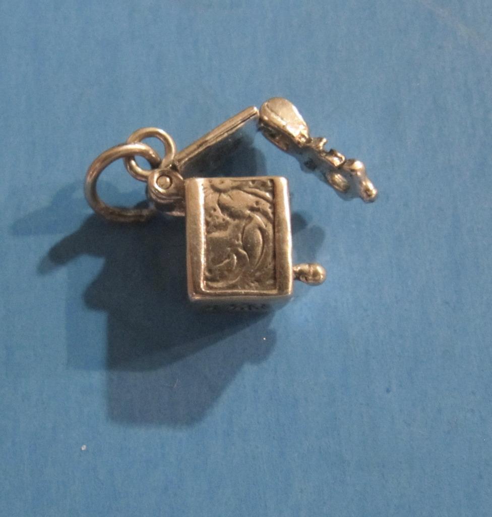 Charm “Box” 3D Lid Opens Floral Design Sterling Silver 925 Jewelry 3.7gm