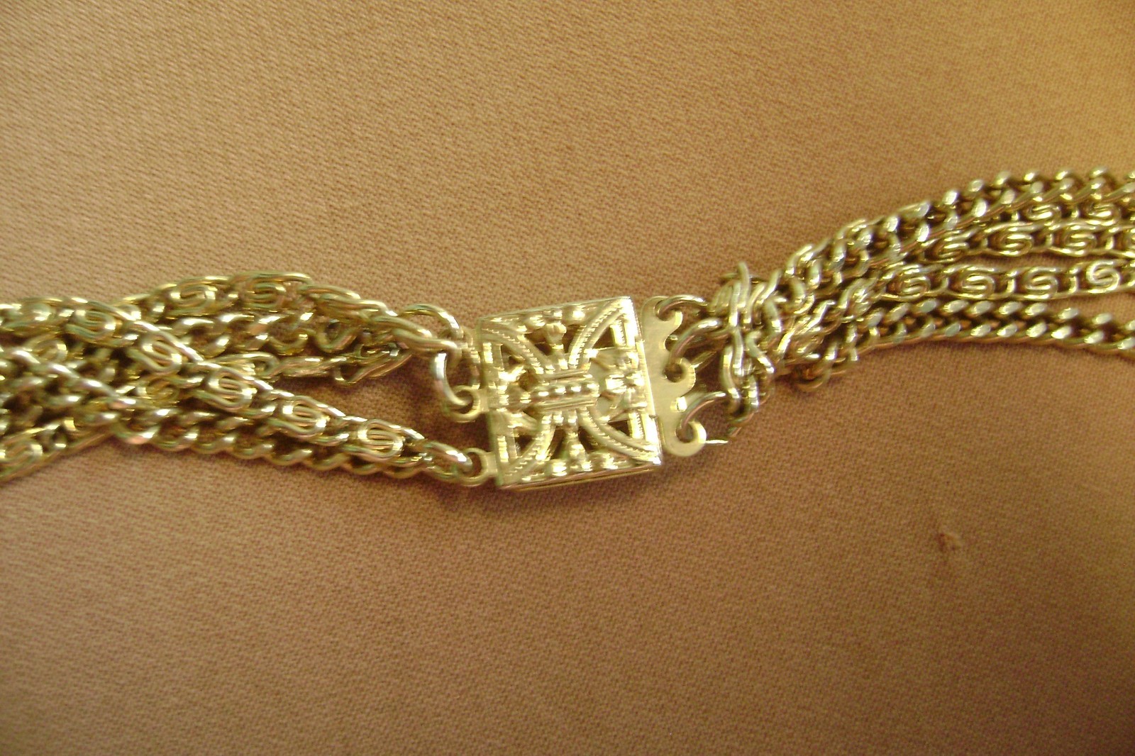 VINTAGE MULTIPLE 5 CHAIN FILIGREE PUSH LOCK CLOSURE GOLD TONE NECKLACE
