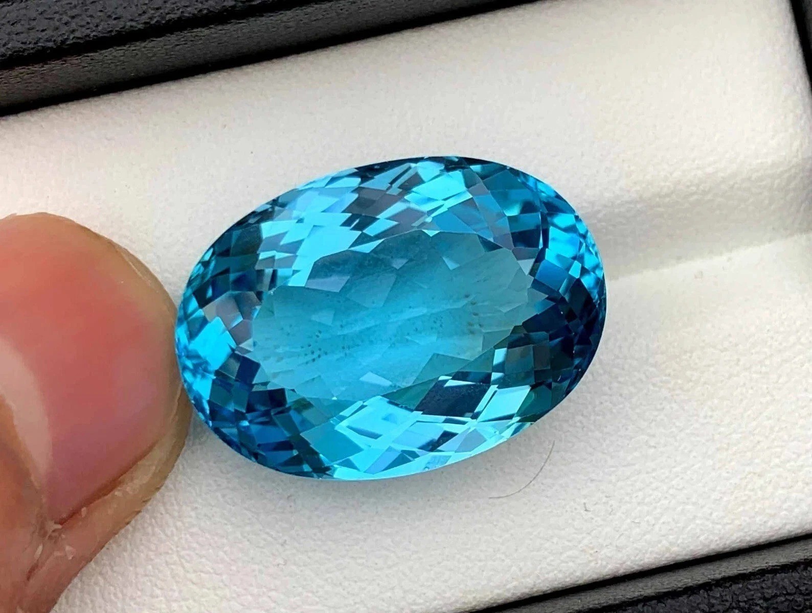 Swiss Blue Sapphire Oval Cut 20+Ct Natural Certified Loose Gemstone For Pendant