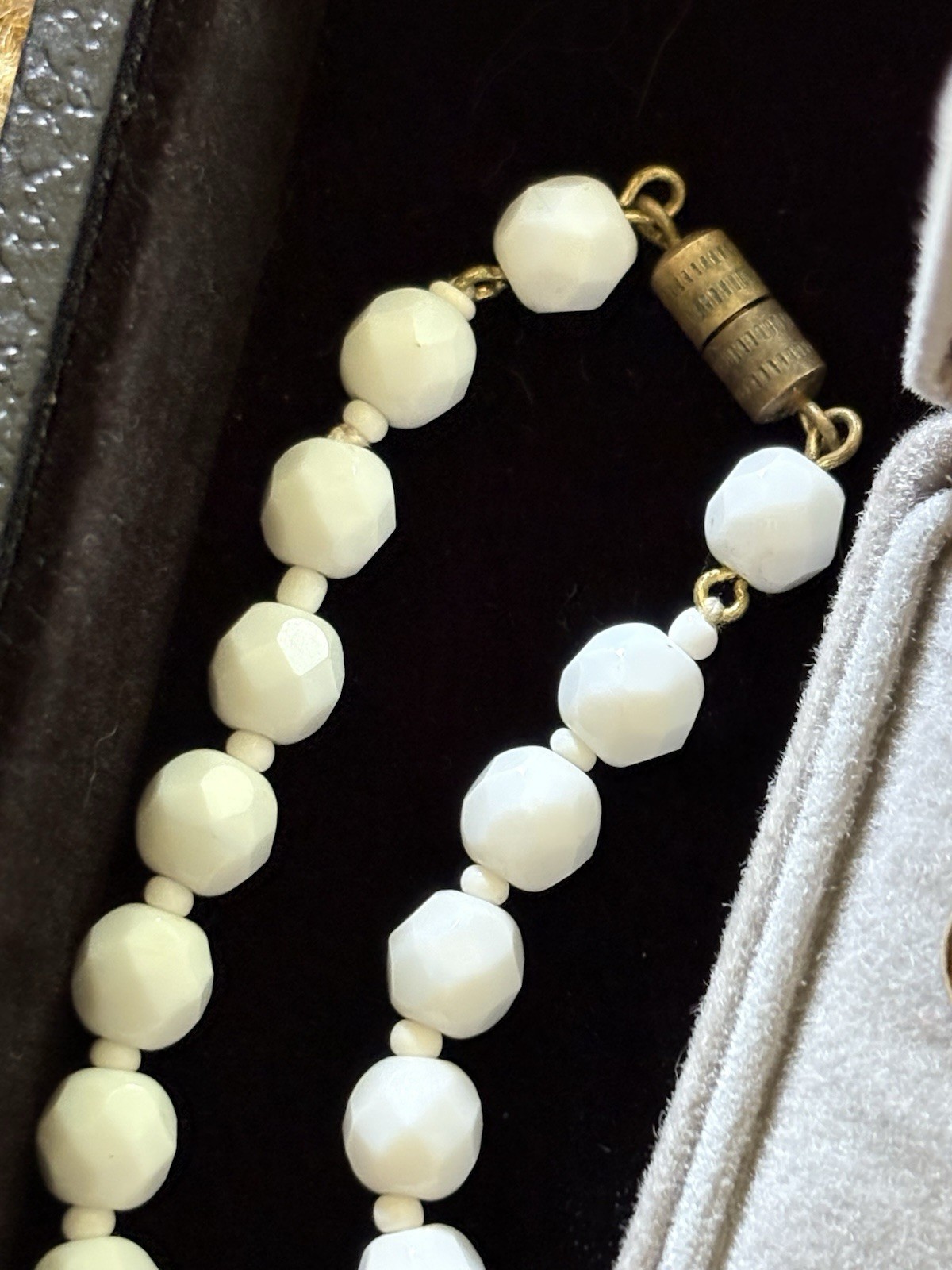 VTG Mix Estate Jewelry Lot 25pc White & Gold Tone Rhinestone Lucite All Wearable