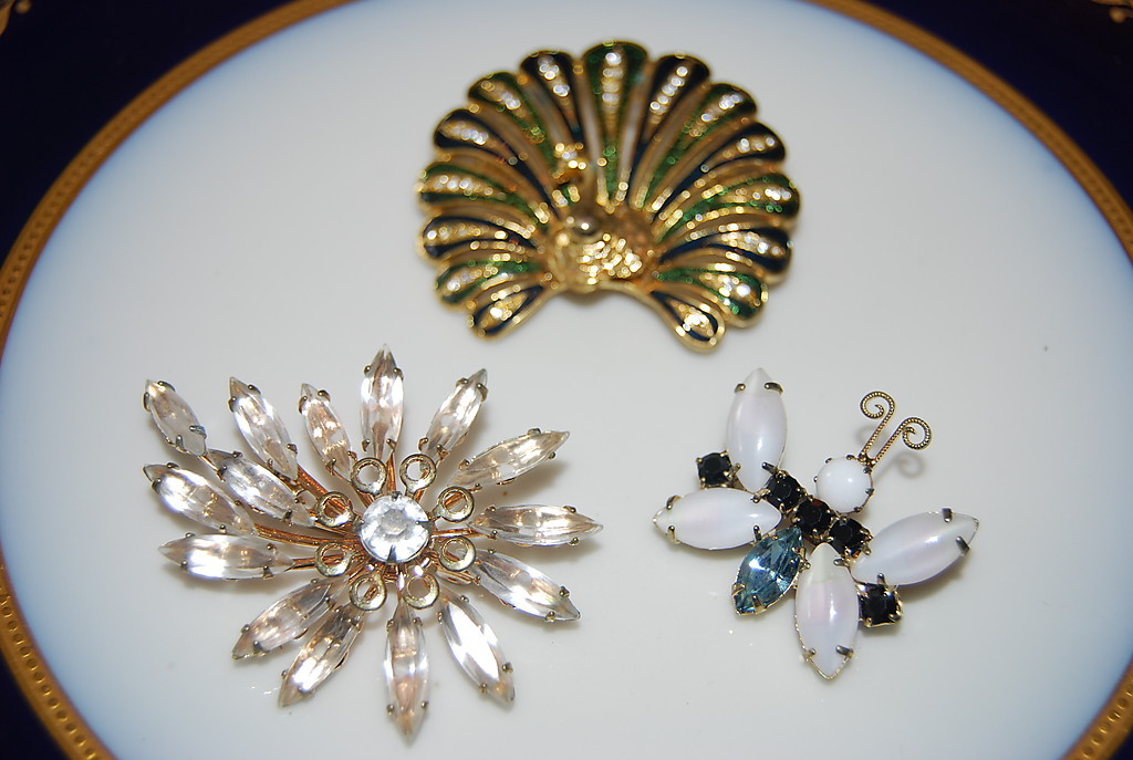 WONDERFUL VINTAGE SET OF THREE ASSORTED PINS OR BROOCHES AS PER PICTURES # M-005