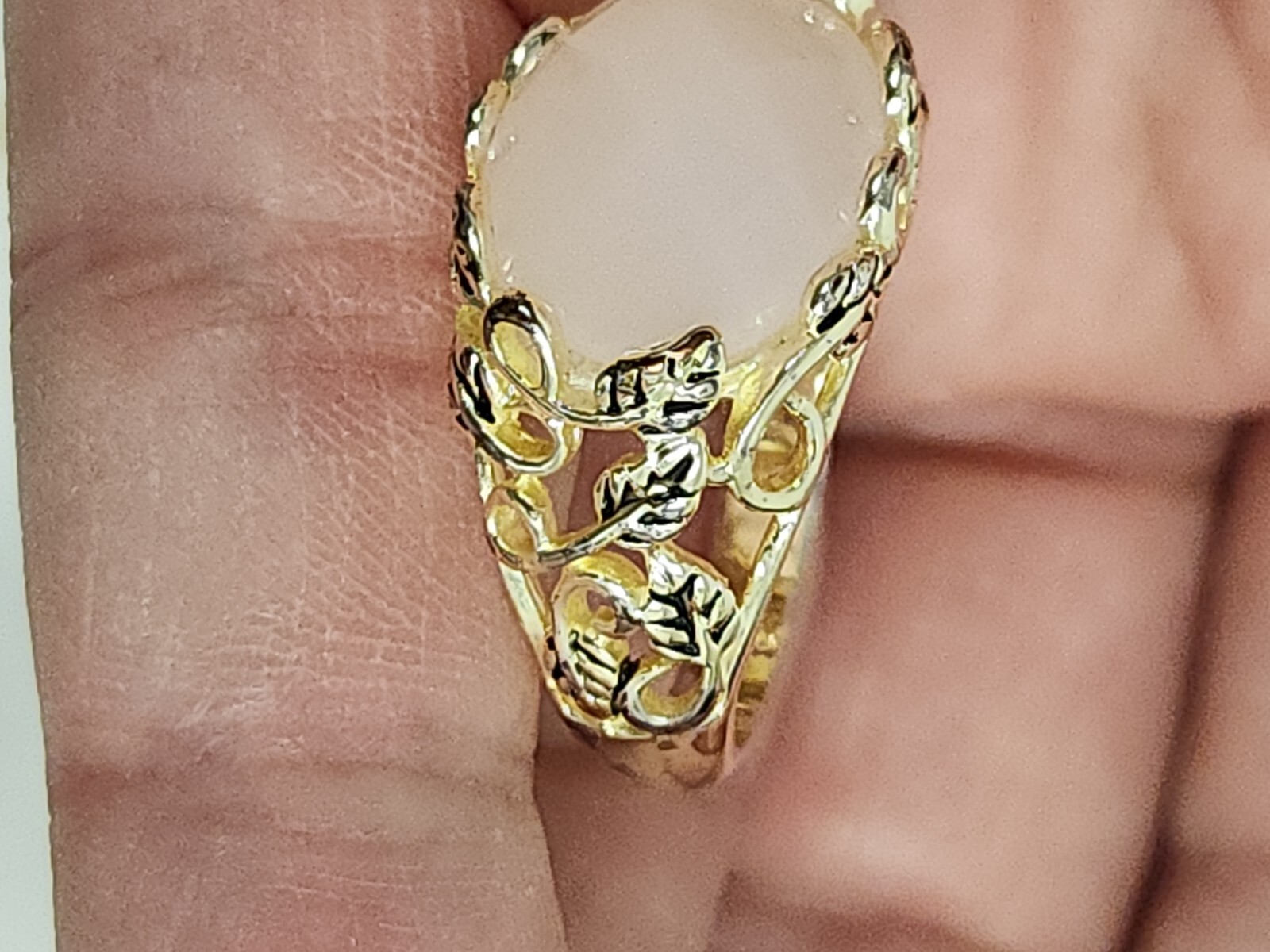 NVC NATALIYA V COLLISTER RING Gold Tone Milky Pink GEM Stone Filigree Leaves