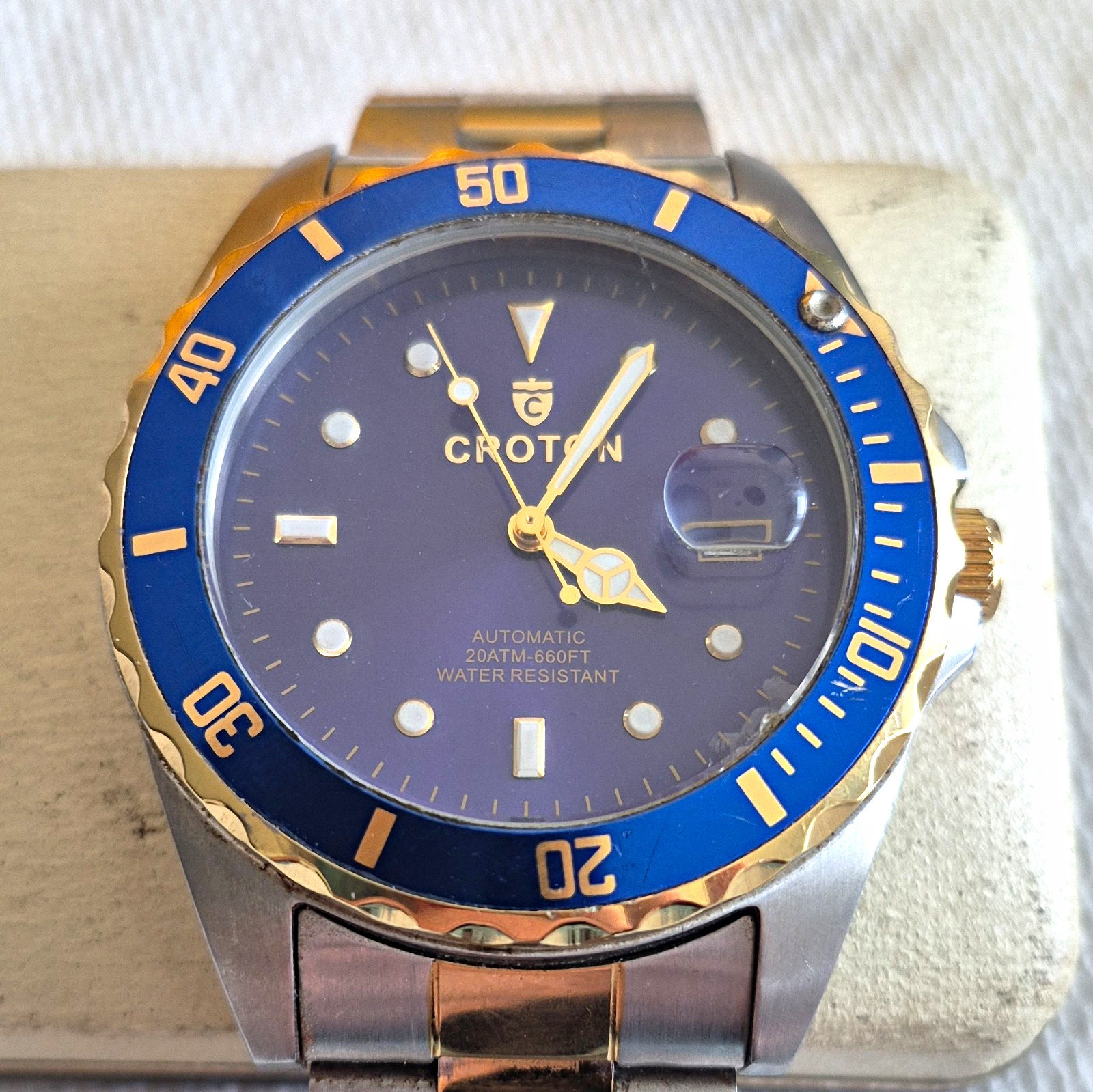 Croton Automatic Diver Watch 200m Blue Dial Two-Tone Steel Bracelet Date