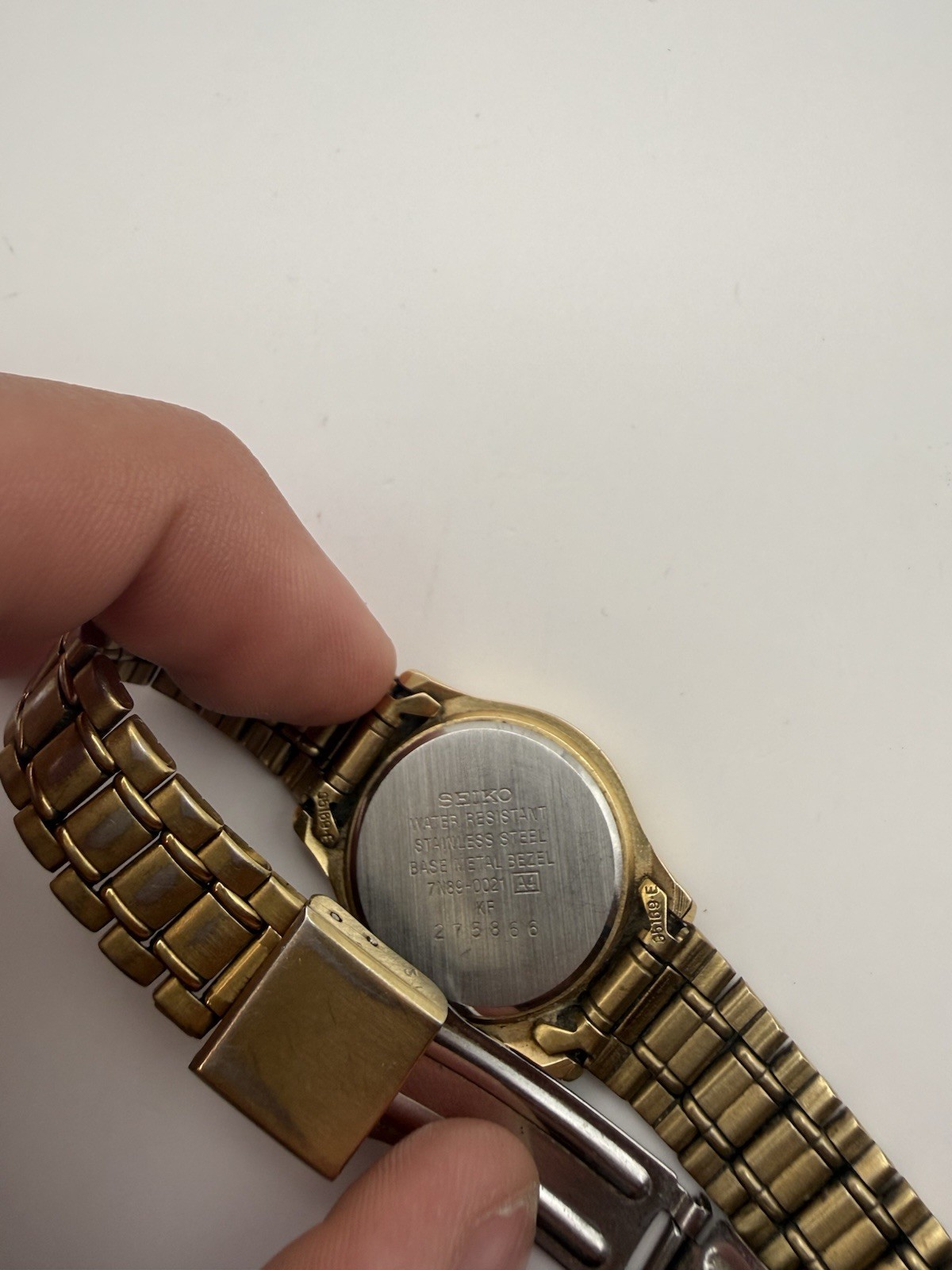 Seiko Quartz Women’s Vintage 1980s Gold-Tone Bracelet Watch White Roman Date