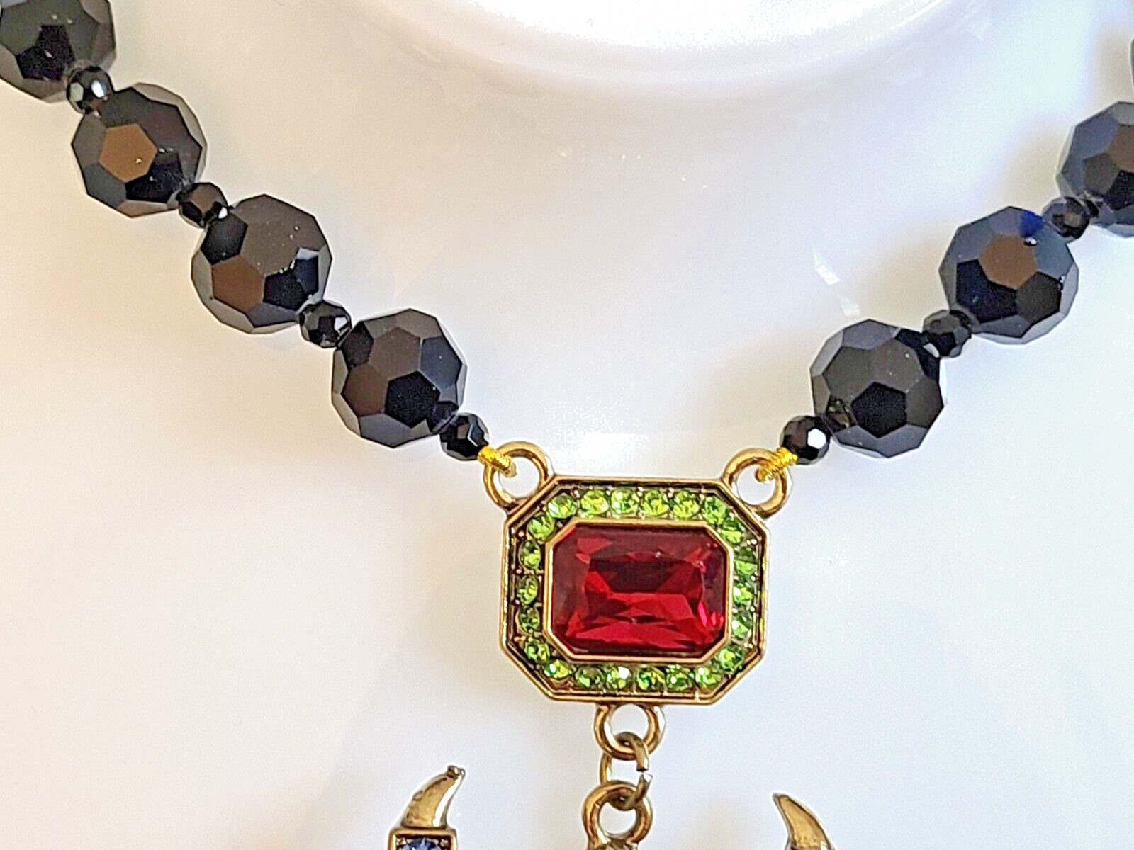 FAB UNSIGNED DESIGNER STYLE MULTICOLOR CRYSTAL SPIDER LONG LEGS DROP NECKLACE