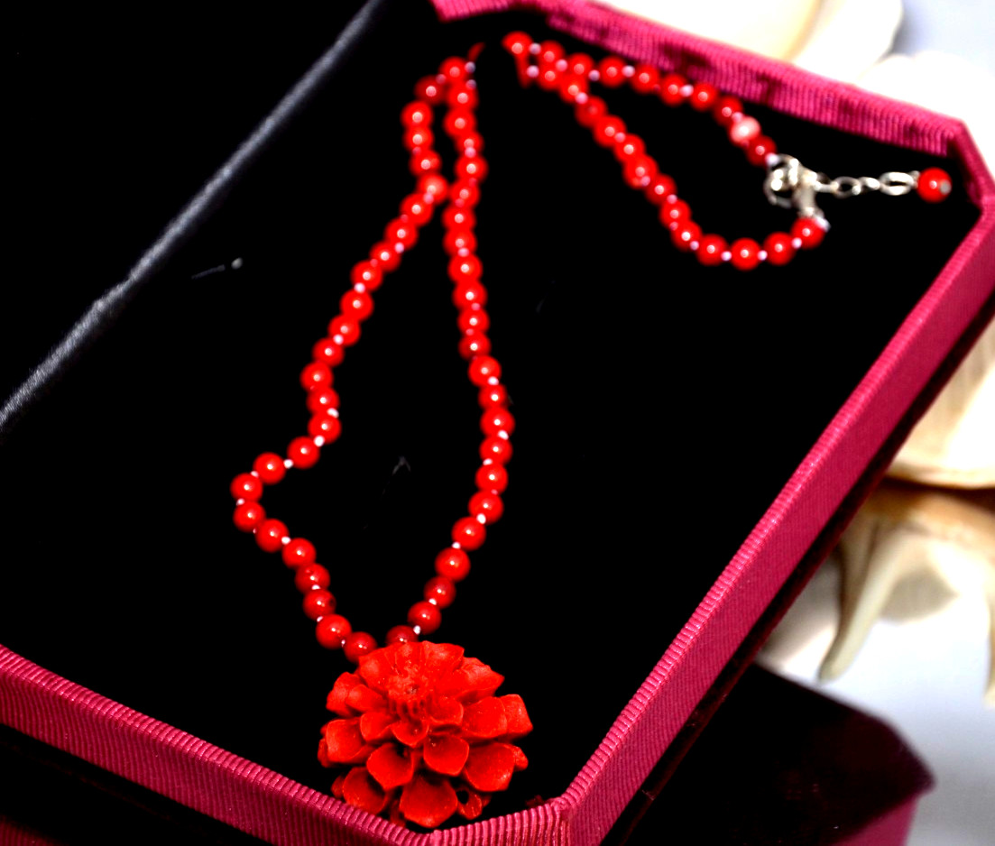 Beautiful coral necklace bamboo coral approx. 6 mm round and lacquered flowers approx. 46-51 cm