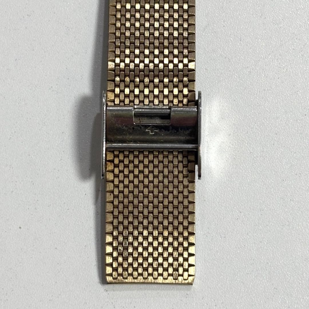 Aureole Quartz Gold Dial Wristwatch