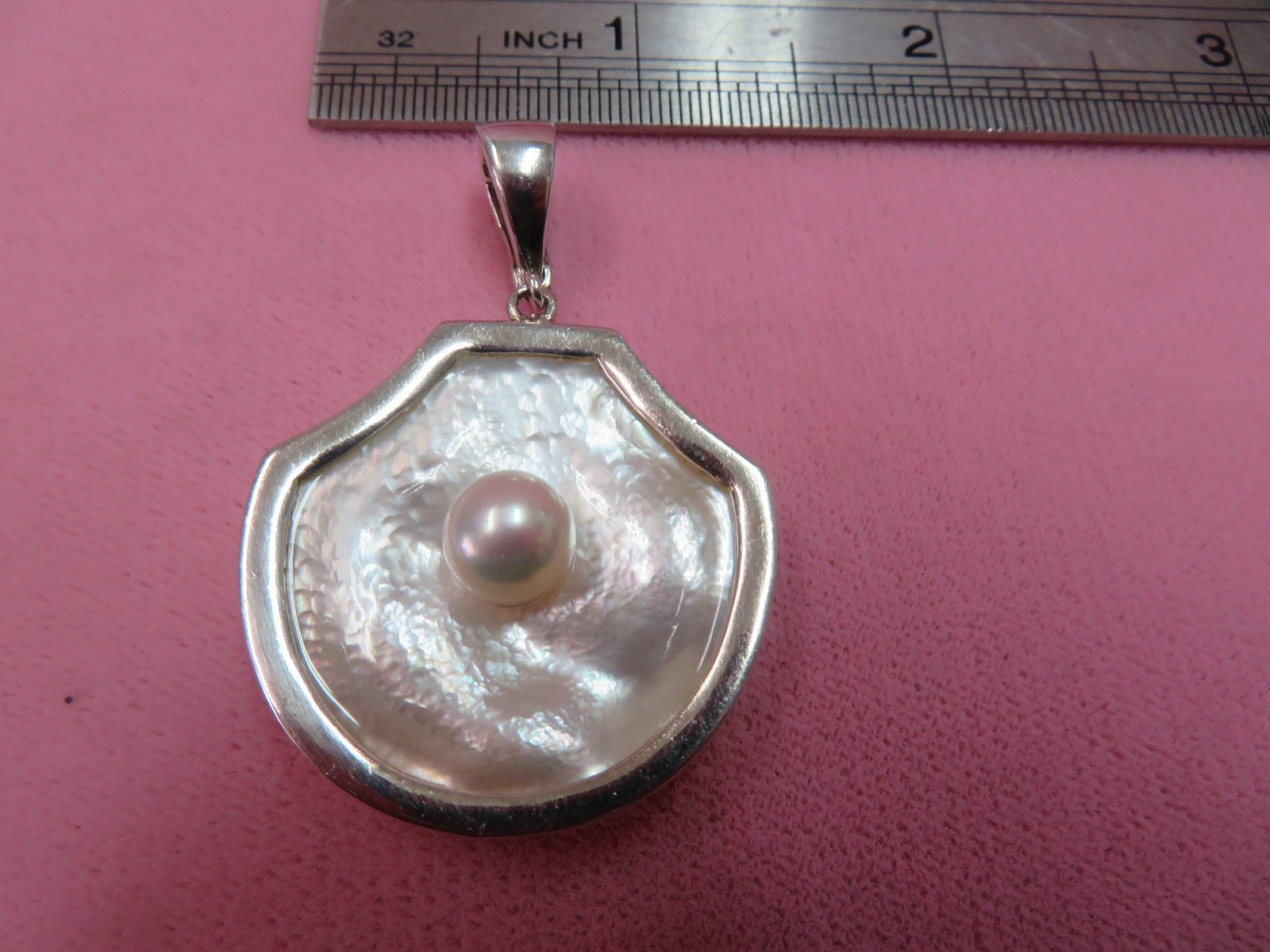 GSJ 925 Sterling Silver Mother of Pearl & Pearl Pendant 9.99 Grams