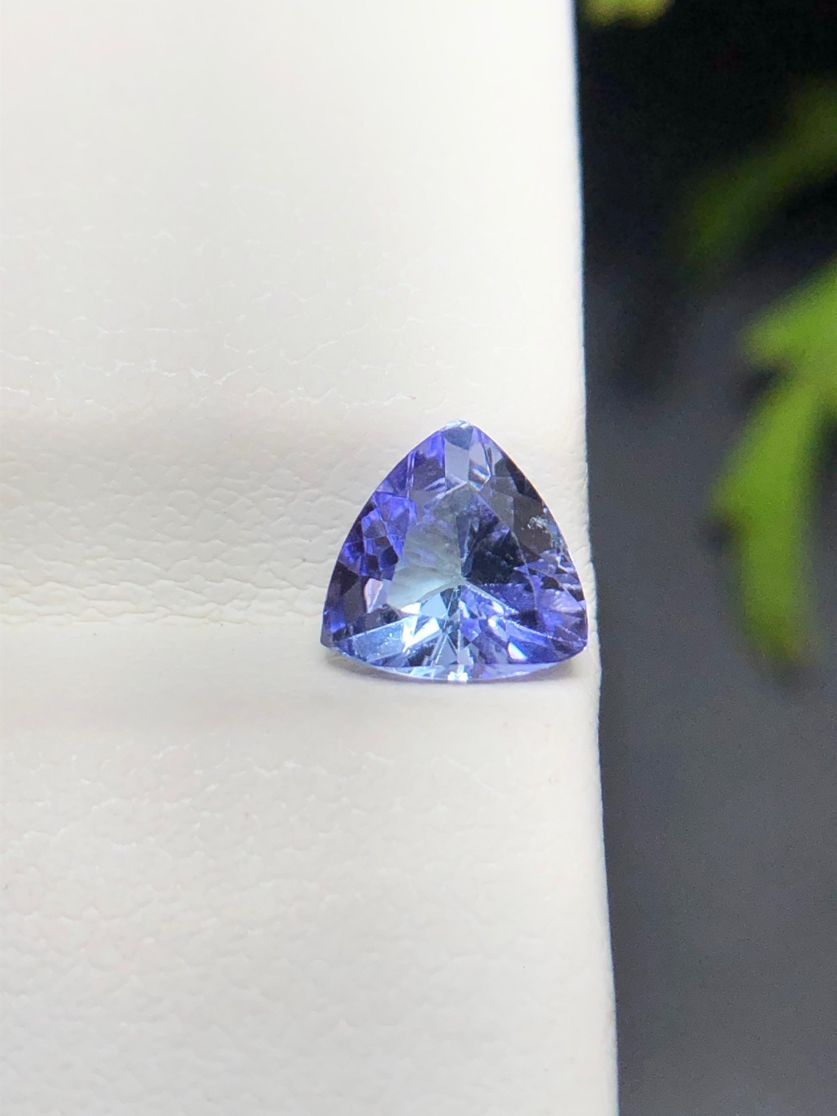 Natural Blue Purple Color Tanzanite Trillion Cut, 6 MM 0,75 ct Loose Gemstone
