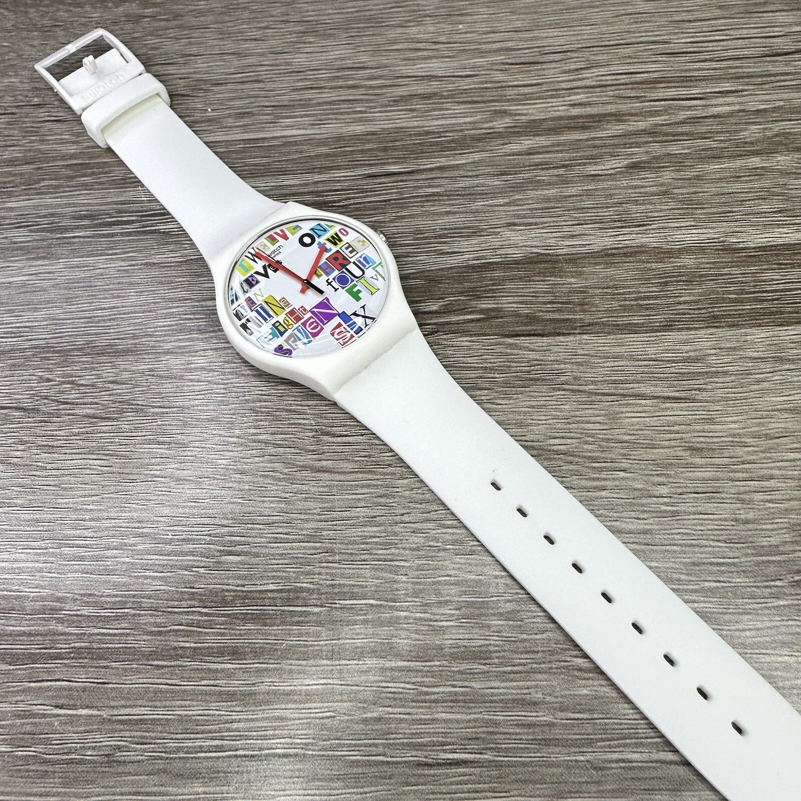 NEW✅LIMITED EDITION✅ Swatch MULTI COLLAGE White Fun 41mm Watch SUOW132