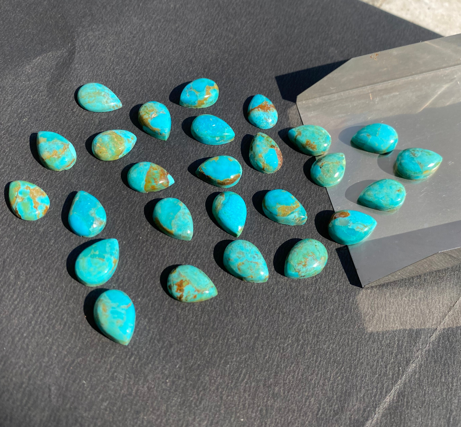 [WHOLESALE] NATURAL BLUE MOHAVE TURQUOISE CABOCHON PEAR SHAPE LOOSE GEMSTONE