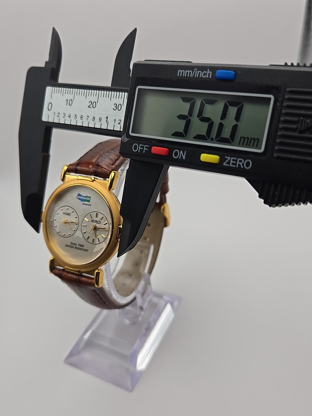 Doosan Infracore Dual Time World Map Dial Gold Tone Quartz Men Watch New Battery