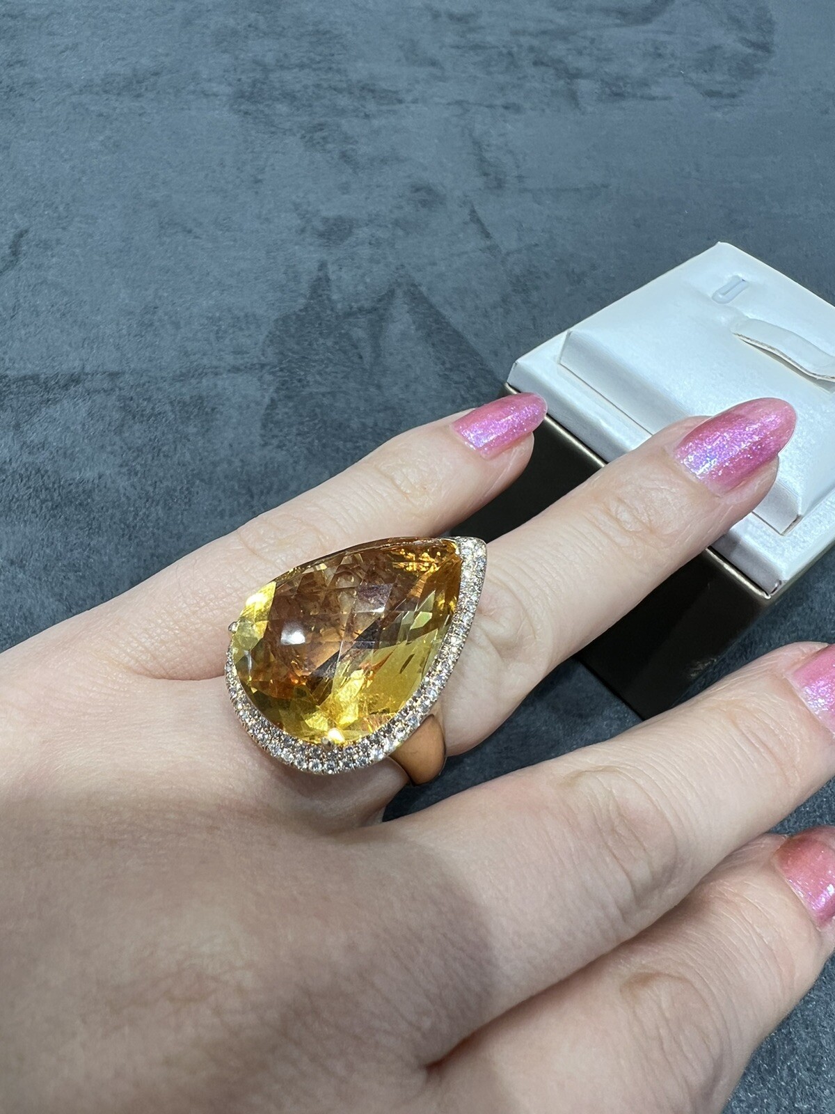 28.50ct Citrine & Diamond Ring in 18K Gold with Valuation Certificate of $10,900